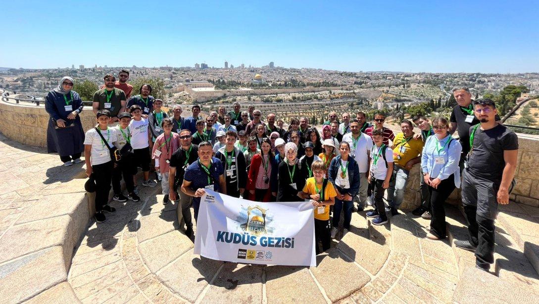 Öğretmen ve öğrencilerimiz Kudüs Gezisi İle Ödüllendirildi 